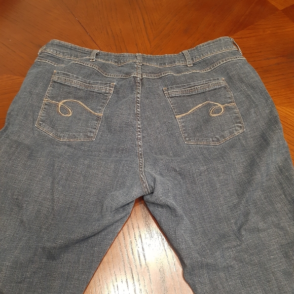 Jeans - Picture 3 of 3